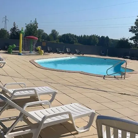 Kemping Chez Nathalie Mobil Chauffe Et Climatise