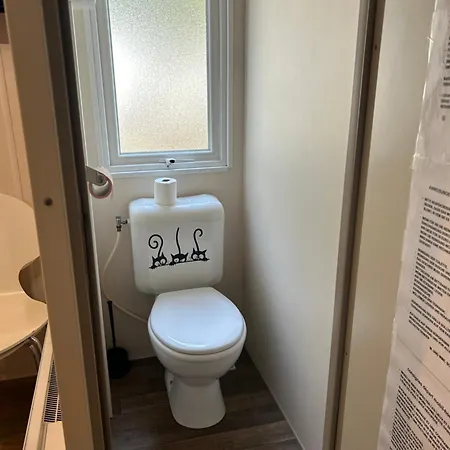 Chez Nathalie Mobil Chauffe Et Climatise مكان تخييم Boofzheim